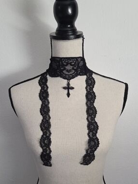Black Lace Choker Necklace with Cross Pendant